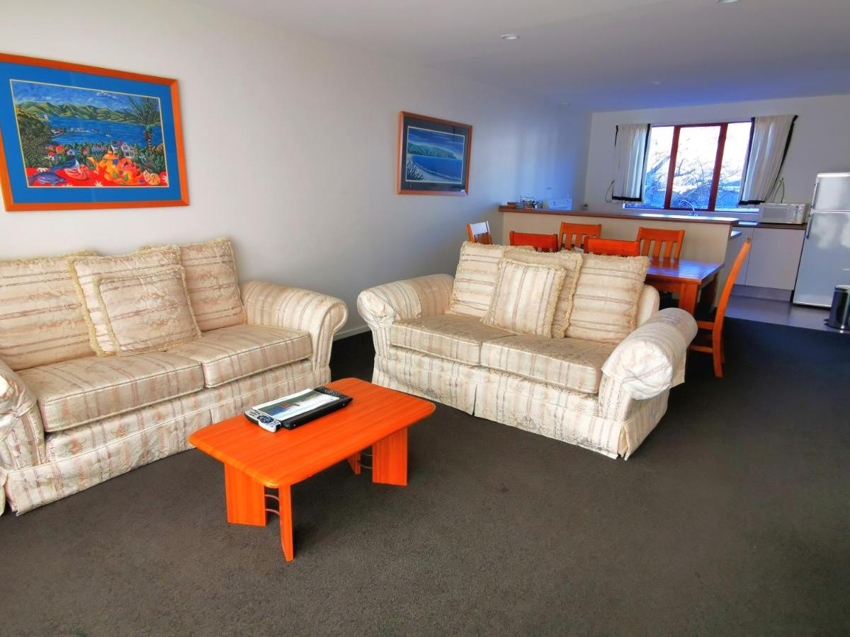 Les Troupes Apartments Akaroa Zewnętrze zdjęcie